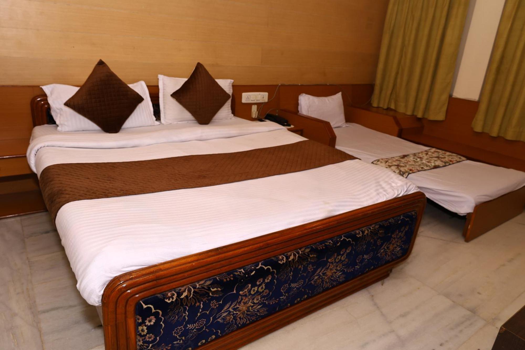 Hotel Suncity By Sharnam Nāthdwāra Exterior foto